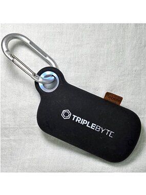 Pebble 5000 mAh Durable Portable Charger Power Bank w Carabiner 2695